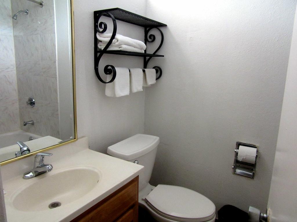Budget Host Inn Arlington Dış mekan fotoğraf